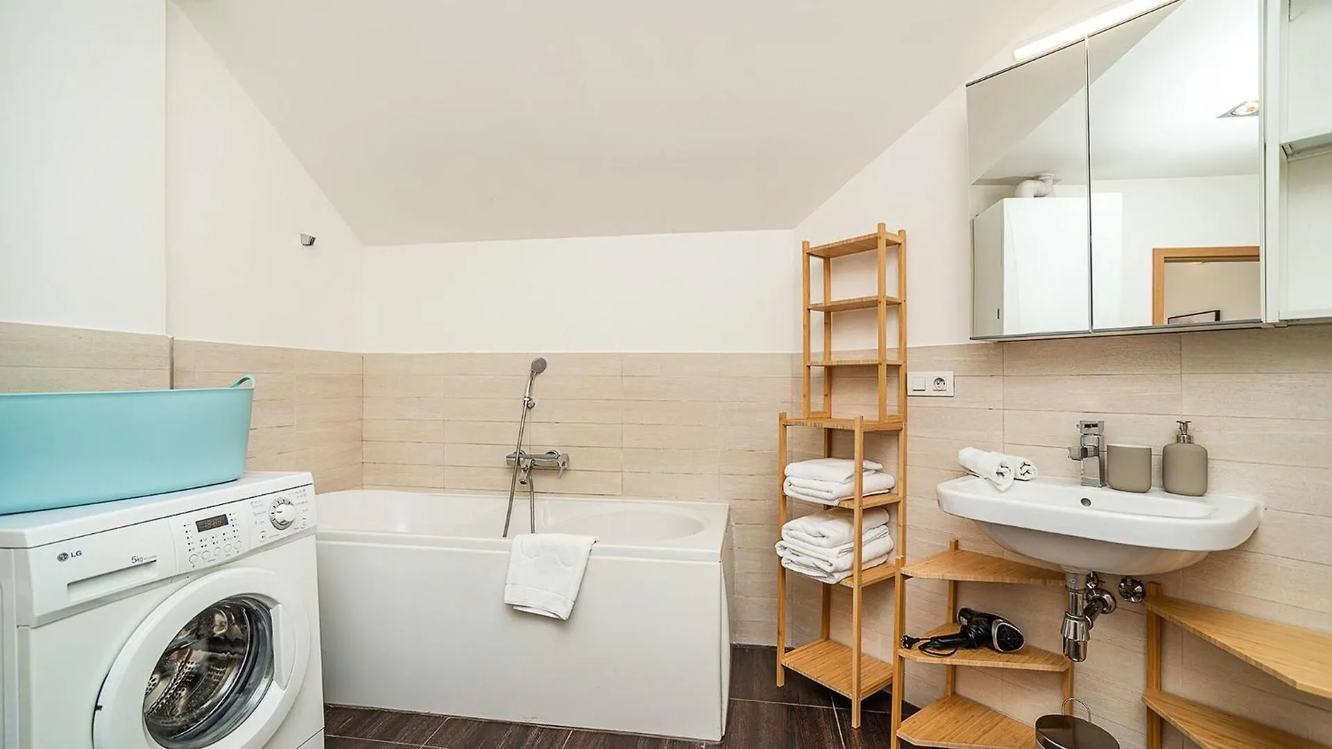 Lavish And Chic Duplex Apartment For Families And Couples Prag