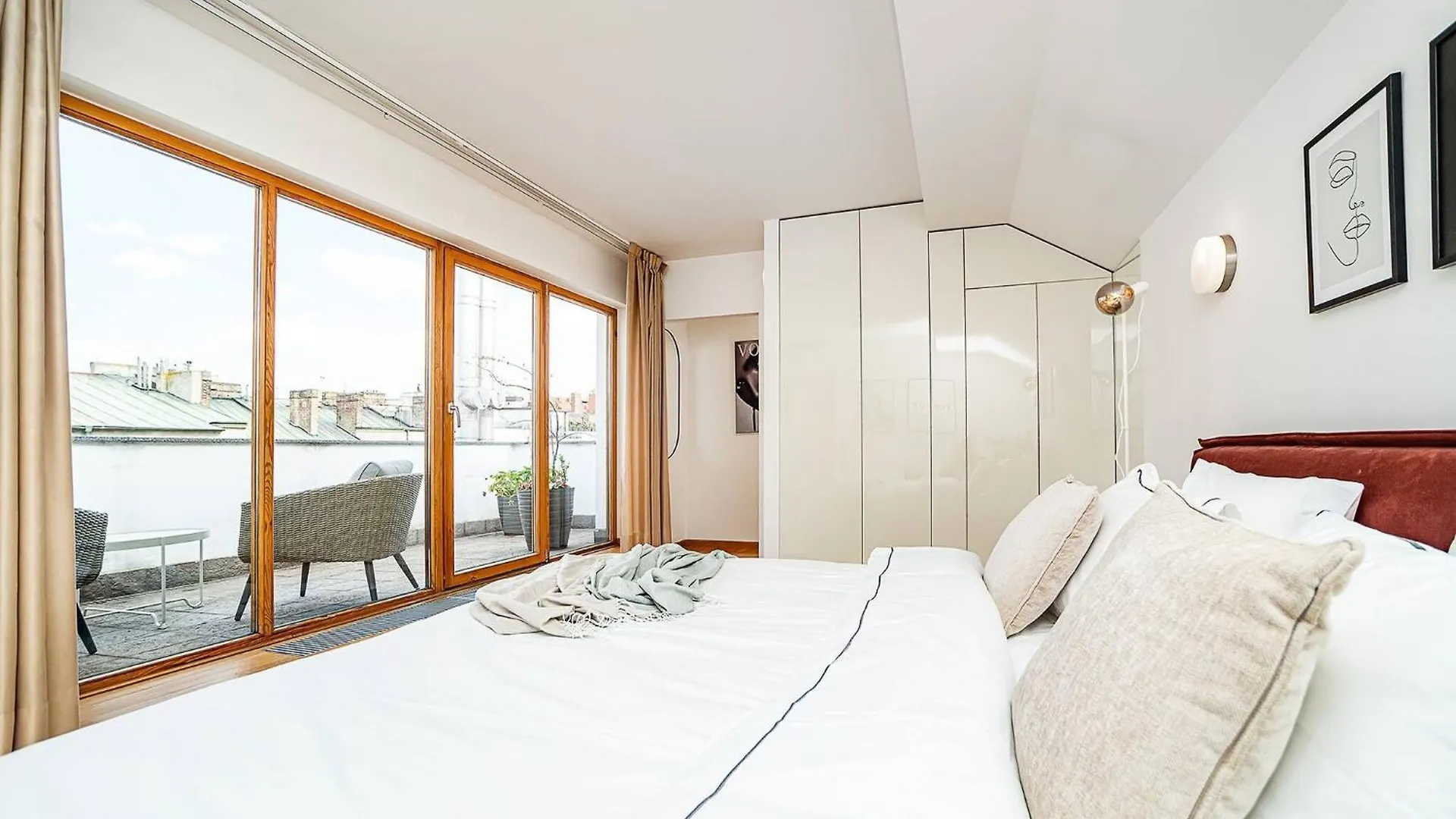 Lavish And Chic Duplex Apartment For Families And Couples براغ جمهورية التشيك