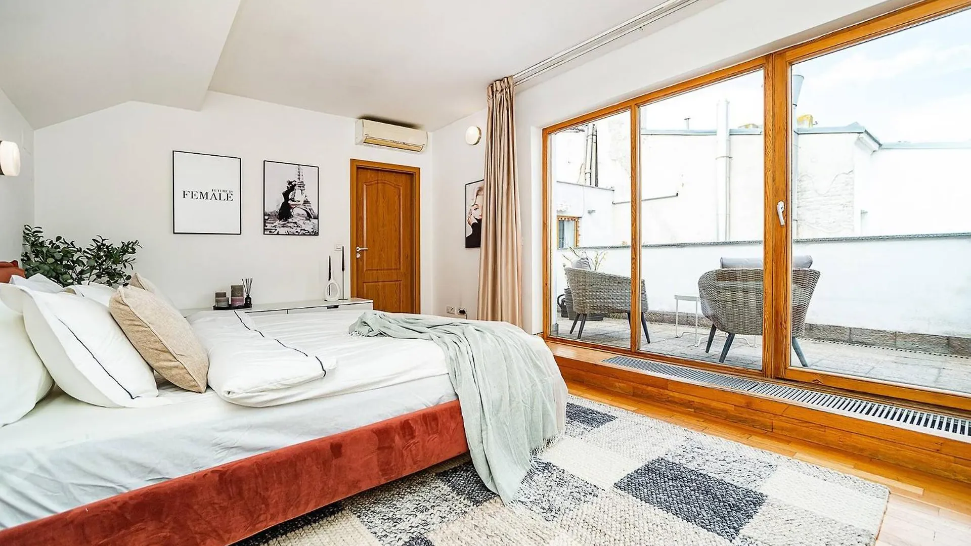 Lavish And Chic Duplex Apartment For Families And Couples Prague